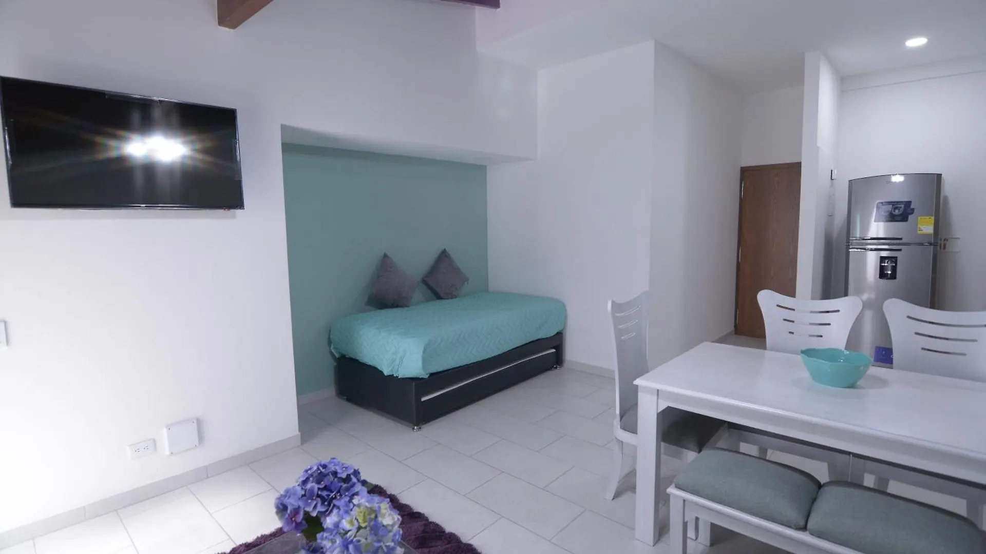 Apartamentos Amoblados Laureles Estadio Medellin Casa Margarita 0*,